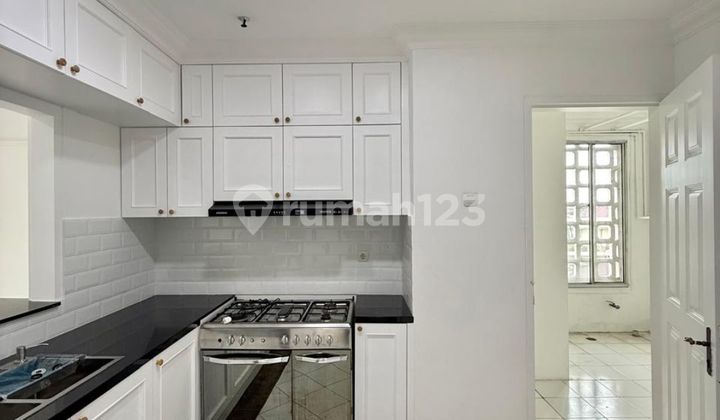 Apartemen Permata Hijau, Gedung Putih, 2Br 143Sqm, Baru Renovasi dan Spacious Balcony! Super Rare 2