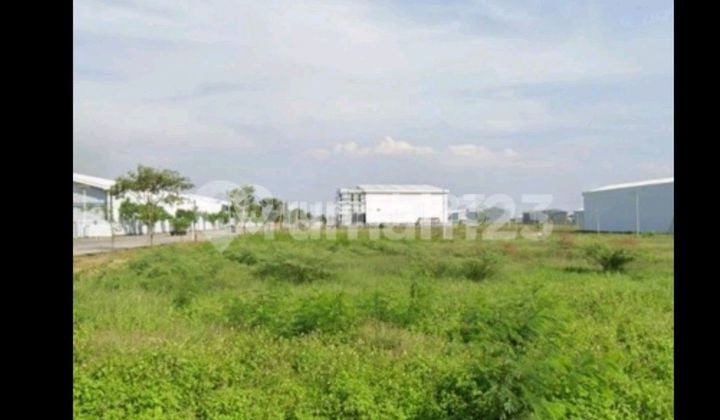 Land in the Laksana Warehouse Area