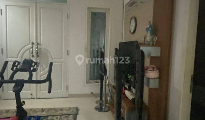 Rumah Taman Meruya Ilir 12