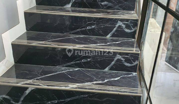 Dijual Gedung Office, Gading Serpong 8
