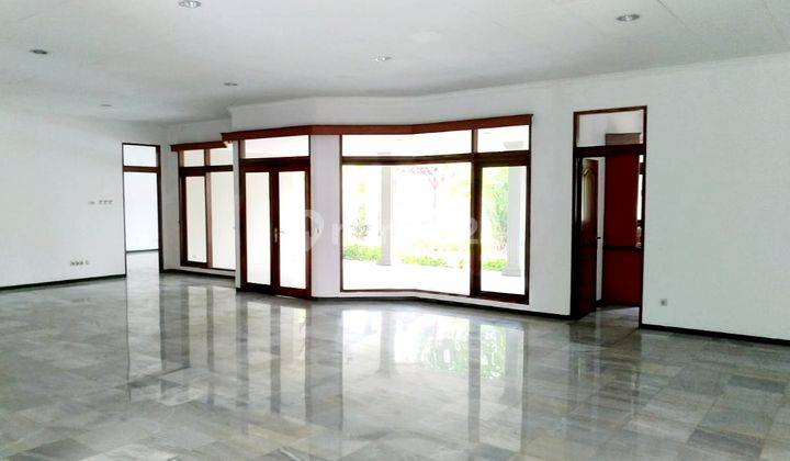 Tanah dengan bonus 3 Rumah di Ampera 5