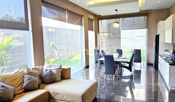 Dijual Rumah Di Pakuwon Indah Vbr2 Mewah Siap Huni