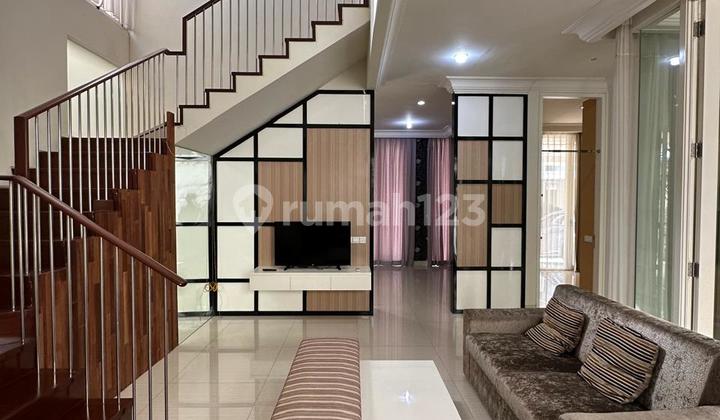 Dijual Rumah Di Larizwood Pakuwon Indah Golf Furnish Mewah