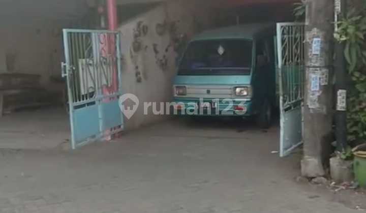 For Sale: House in Benjeng Gresik, Suitable for Business, Ready to Occupy. For Sale: House in Benjeng Gresik, Suitable for Business, Ready to Occupy.