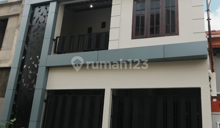 Modern Minimalist House in Karangasem Solo - Near Atmi & Ums - Suitable for Residence/Boarding House!