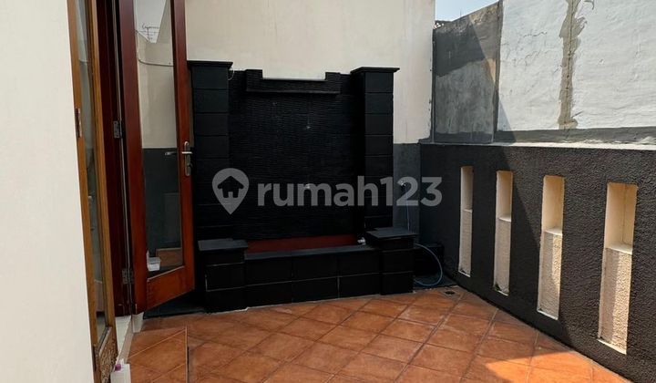 Classic House at Attractive Price in Puri Sriwedari, Cibubur 2