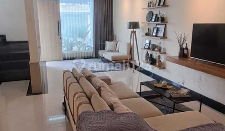 Rumah Hook Cantik Harga Nego di Kota Wisata Cibubur 2