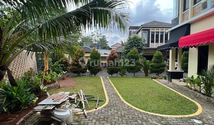 Dijual Town House Bergaya Modern 2 Lantai Full Furnished 1