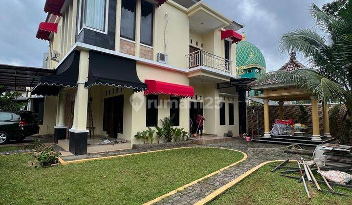 Dijual Town House Bergaya Modern 2 Lantai Full Furnished 2