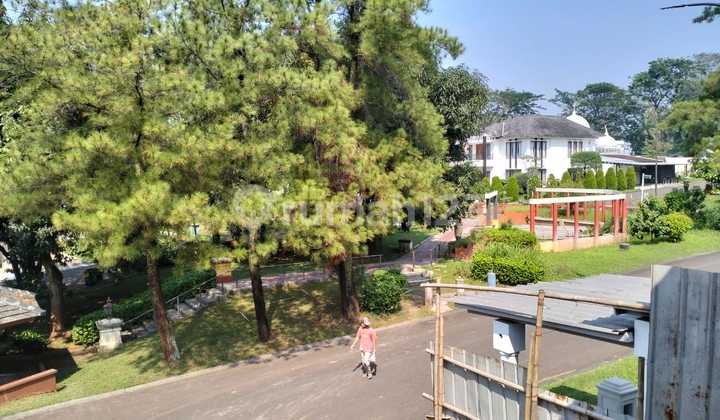 Rumah Depan Taman Tahap Renovasi di Kota Wisata Cibubur 2