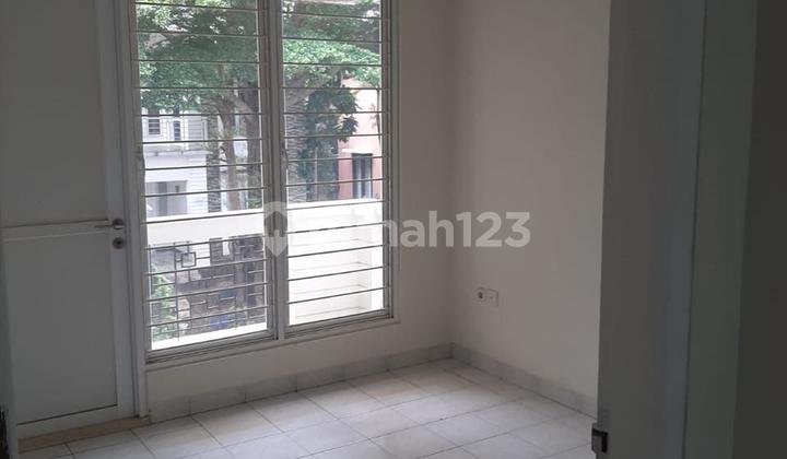 Rumah 2 Lantai Di Legenda Wisata Cibubur 2