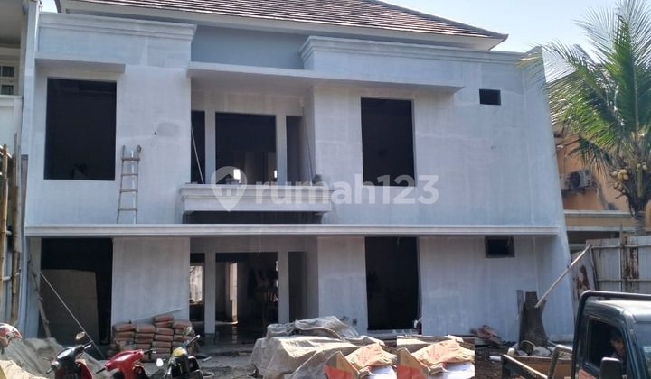 Rumah Depan Taman Tahap Renovasi di Kota Wisata Cibubur Rumah Depan Taman Tahap Renovasi di Kota Wisata Cibubur