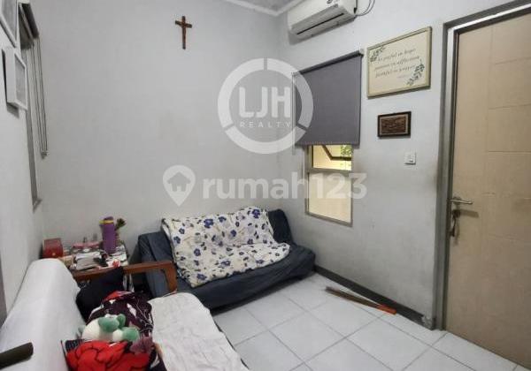 Rumah 2 Lantai Murah di Srimaya Residence Narogong Bekasi Rumah 2 Lantai Murah di Srimaya Residence Narogong Bekasi