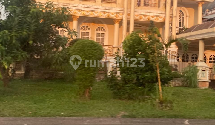 For sale nice fully furnished house on boulevard kotawisata 2