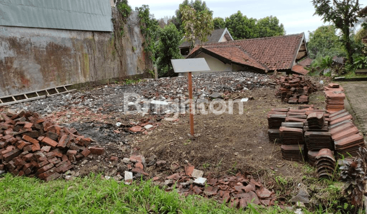 TANAH CIAMIK VILLA MEDICA ARCA JL RECO LANANG TRAWAS, VIEW CANTIK POOL ! 1