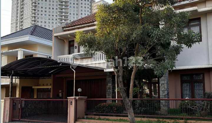 Rumah Lokasi Terbaik di Pakuwon Indah, Raya Imperial Golf Super Strategis