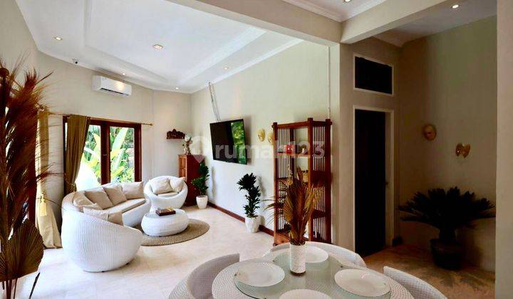 3 Bedrooms Villa Walking Distance To The Berawa Beach 2