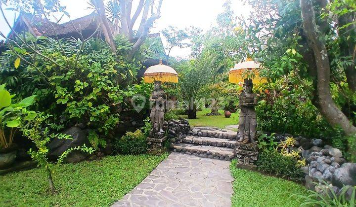Villa Jual di Dekat Pantai Sindhu