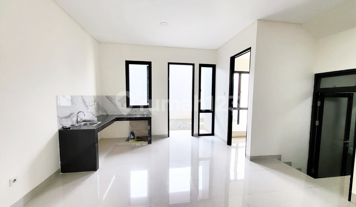 Siap Huni Rumah Depan Taman Di Cbd Di Citra Grand Cibubur 2