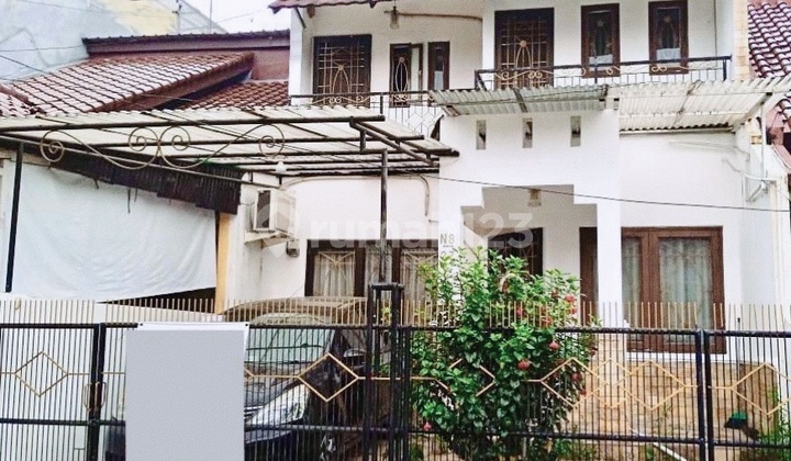 Rumah Dekat Ke Lrt Di Raffles Hills Cibubur