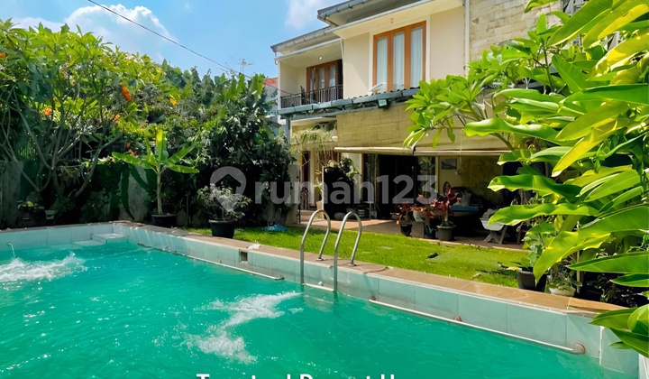 Rumah Dengan Kolam Renang Tanah Luas Harga Di Bawah Pasaran di Lebak Bulus