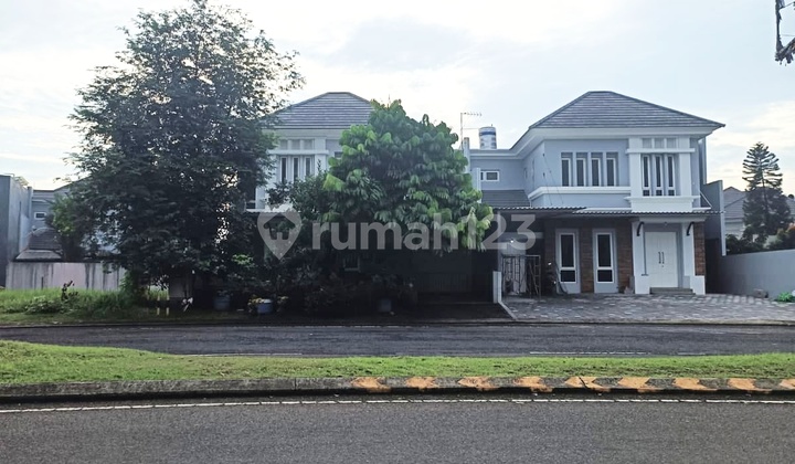 Rumah Siap Huni Di Boulevard di Kota Wisata
