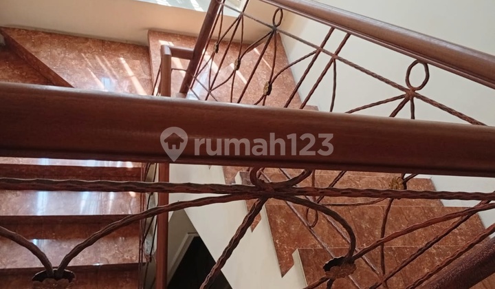 Rumah Siap Huni Di Raffles Hills Cibubur 2