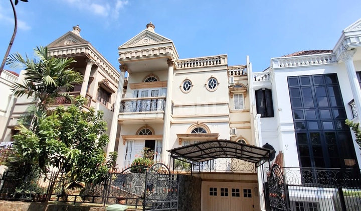 Rumah Cantik Siap Huni di Citra Grand 1