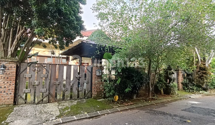 For Sale Spacious, Green, and Cool Growing House in Citra Grand For Sale Spacious, Green, and Cool Growing House in Citra Grand