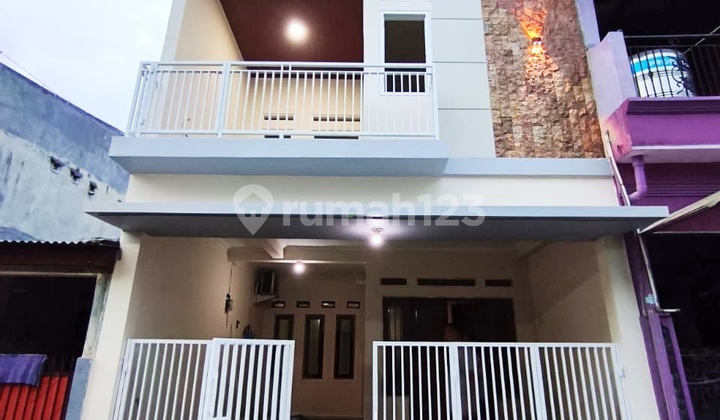 Ready-to-Live House Near LRT Harjamukti and 2 Toll Access Points in Cibubur 2