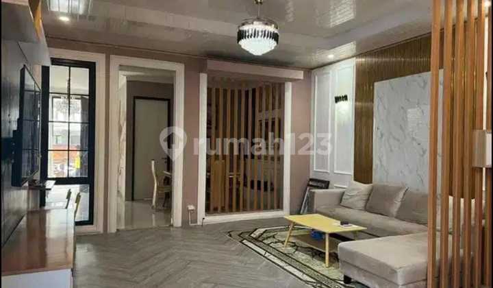 Termurah Rumah Boulevard Furnish Siap Huni Turun Harga di Citra Grand Cibubur 2