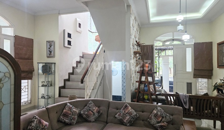 Rumah Posisi Hook Dekat Tol Jatikarya di Citra Grand 2