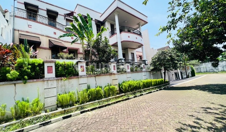 Rumah Mewah Siap Huni Lokasi Strategis Dekat Kuliner di Bogor Tengah 2