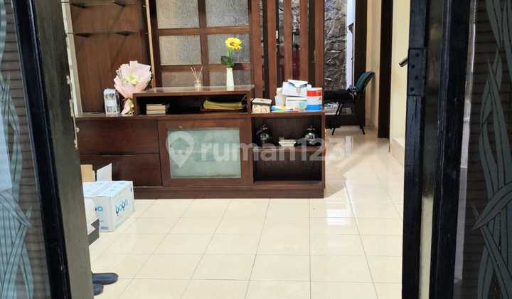 Sewa Rumah Lokasi Strategis Dekat Tol Jatikarya di Citra Grand Cibubur 2