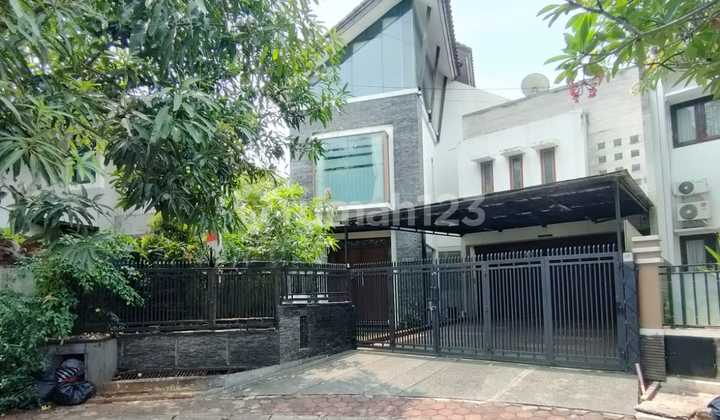 Di Jual Rumah Murah di Bawah Pasaran di Raffles Hills 1