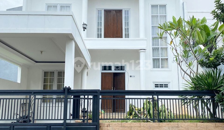 Rumah Cantik Lokasi Strategis Dekat Tol Jatikarya di Citra Grand Cibubur