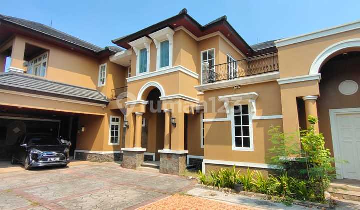 Beautiful Boulevard House in Tourist City Beautiful Boulevard House in Tourist City