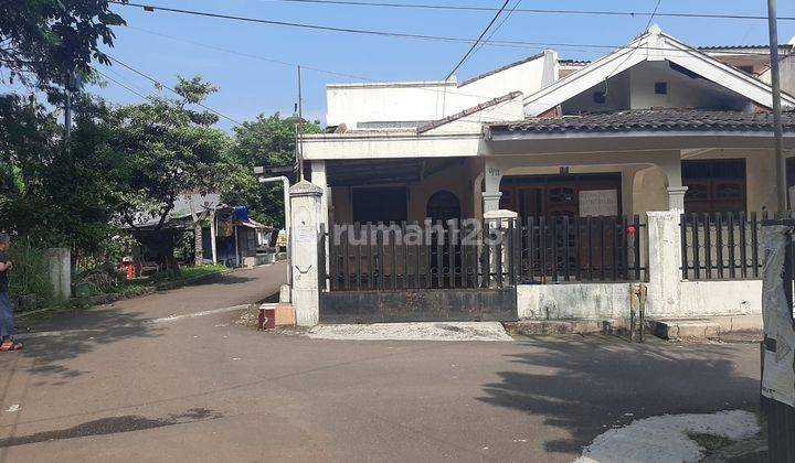 Rumah hoek Taman Cibalagung dekat stasiun Bogor 1