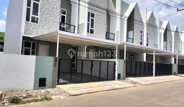 Rumah baru harga lama posisi hoek hadap selatan siap huni komplek vbi 6 1