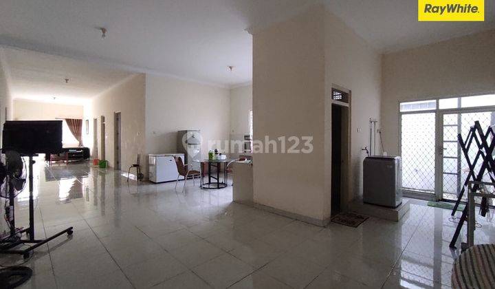 Dijual Rumah Strategis di Jalan Manyar Surabaya Timur 1