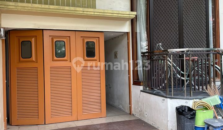 Dijual Rumah Semi Furnish Dijalan Dharmahusada Mas Surabaya