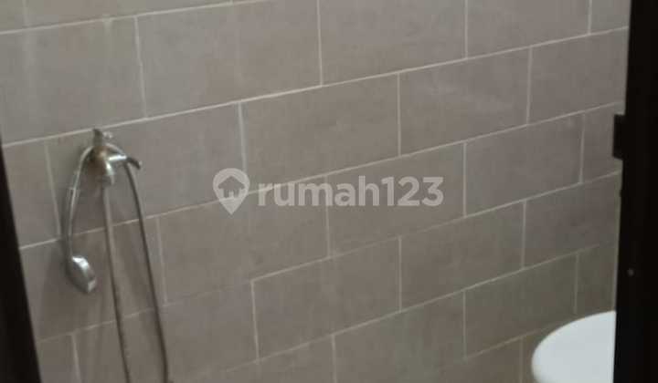 Disewakan Rumah Di Tenggilis Mejoyo Surabaya 2