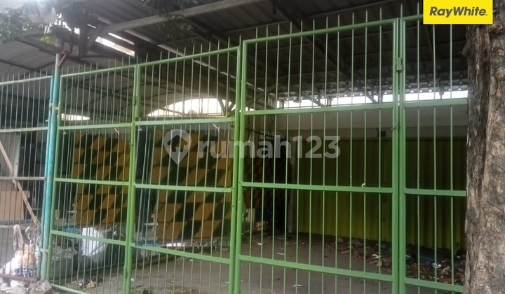 For Rent: 2-story shop house on Jl Putro Agung Wetan, Surabaya 1