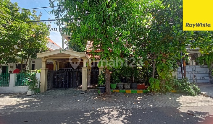 Rumah Dijual di Jl Ketintang Madya Surabaya 1