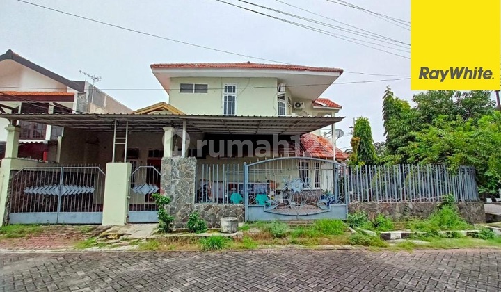 Dijual Rumah 2 lantai di Barata Jaya Surabaya 1