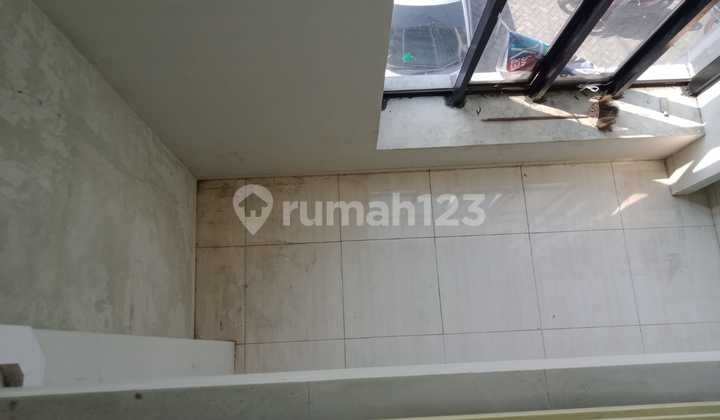 Disewakan Ruko  Gayungsari Gayumgan Surabaya 2
