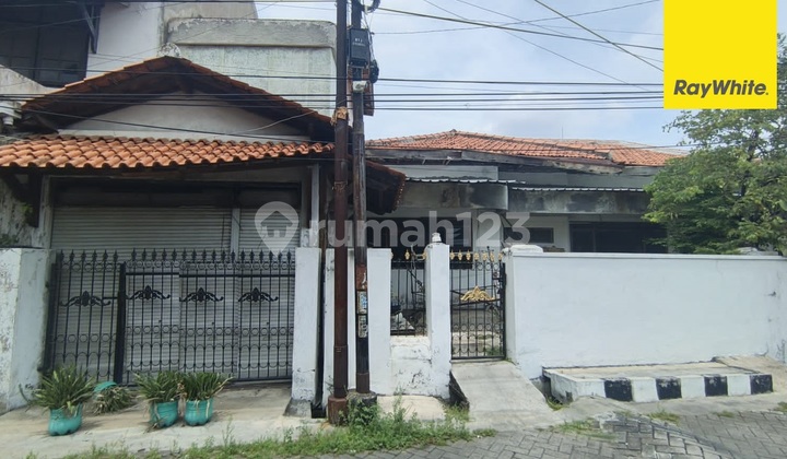 Dijual Rumah di Jalan Barata Jaya Surabaya 1