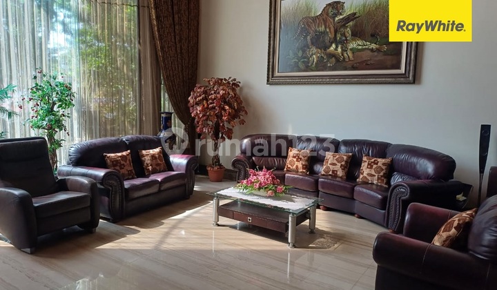 Disewakan Rumah Full Furnish di Galaxy Bumi Permai Surabaya 1