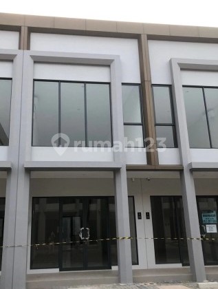 Ruko Maggiore Signature Hadap Jalan Pusat Bisnis di Gading Serpong Ruko Maggiore Signature Hadap Jalan Pusat Bisnis di Gading Serpong