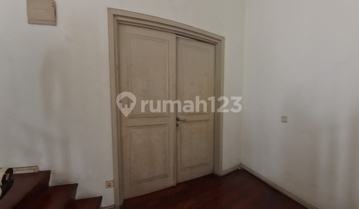 Rumah Mewah Gaya Mediterranean di Lippo Karawaci - Fasad Elegan & Siap Huni! 2